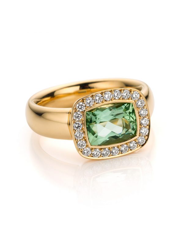 Ring roségoud met groene beryll en diamanten